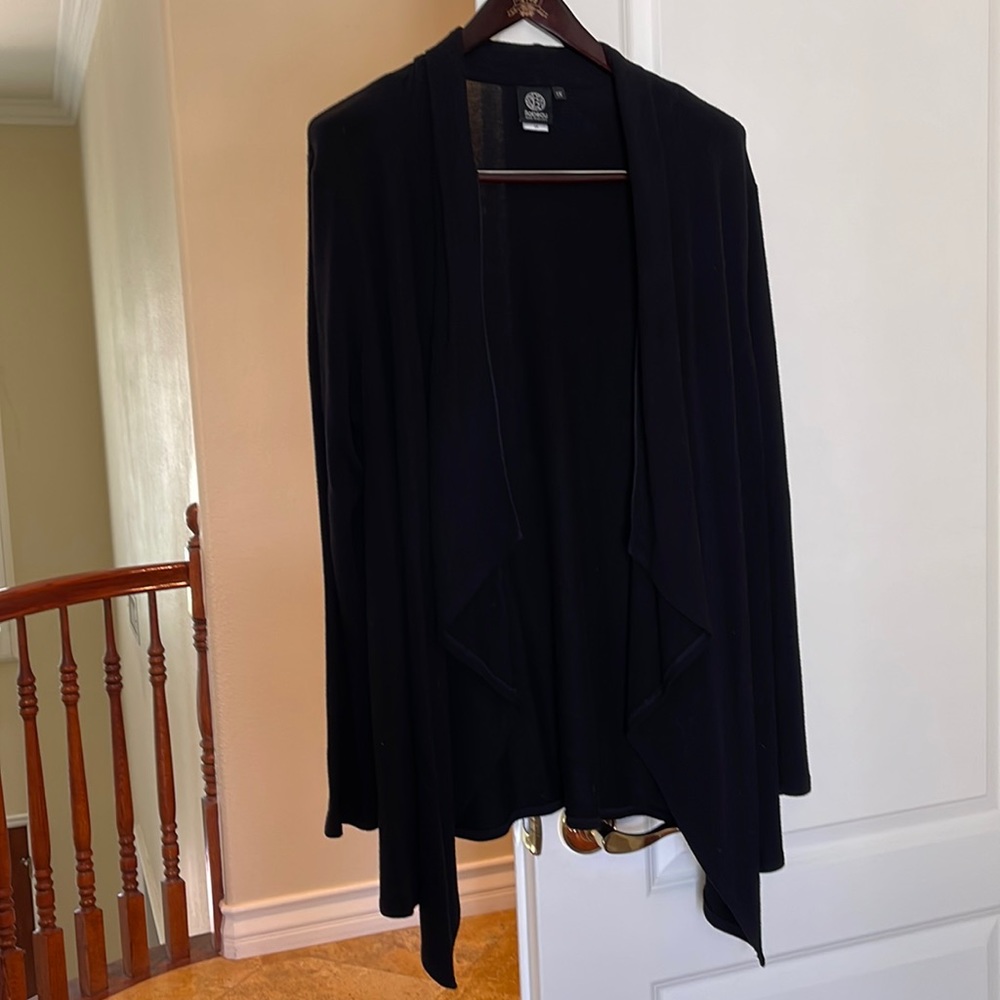 COPY - Casual cardigan style top.